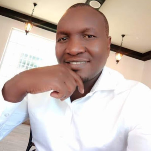 Profile Picture of Ben Hingah (@hingahben) on Poshmark