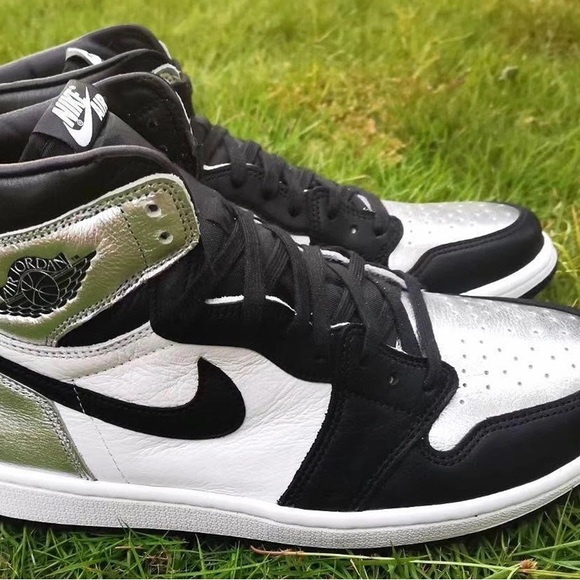 Mike Schuster - Poshmark Profile Picture of Mike Schuster (@diegovalenci426) on Poshmark