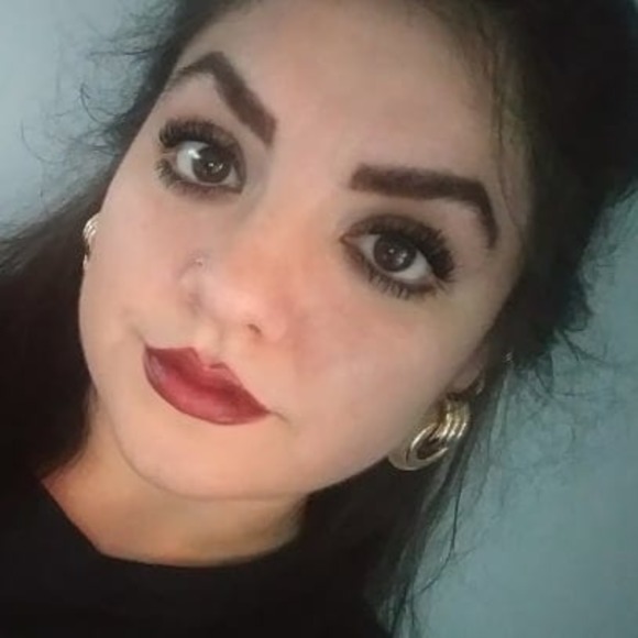 Profile Picture of Kayla Karban (@kaylakarban) on Poshmark