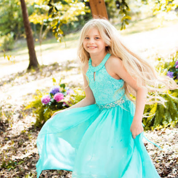 Profile Picture of Kaylyn Taphorn (@kaylyntaphorn) on Poshmark