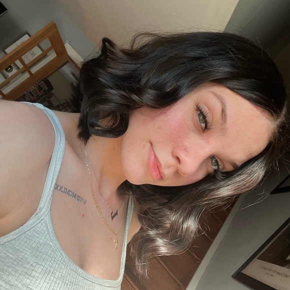 Profile Picture of Lucy Spirko (@lucyy0718) on Poshmark