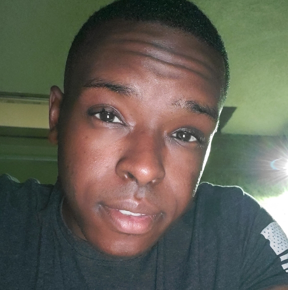 Profile Picture of Thomas Williams (@thomasmykeesew) on Poshmark