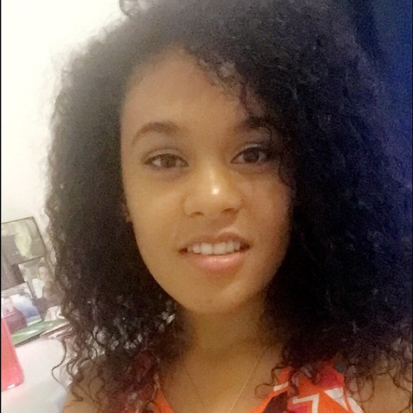 Profile Picture of Jamie Wallace (@jamiew15) on Poshmark