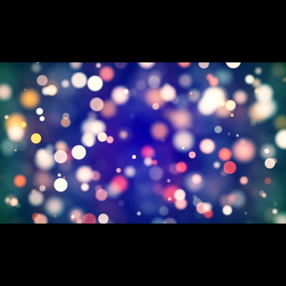 Profile Picture of Johnnieraye Cundiff (@jraaaye) on Poshmark