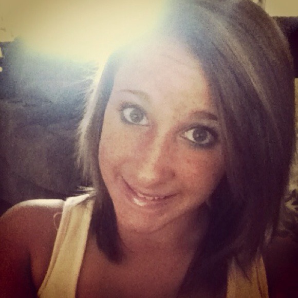 Profile Picture of Cassandra Marvosh (@cassandra_lynn2) on Poshmark