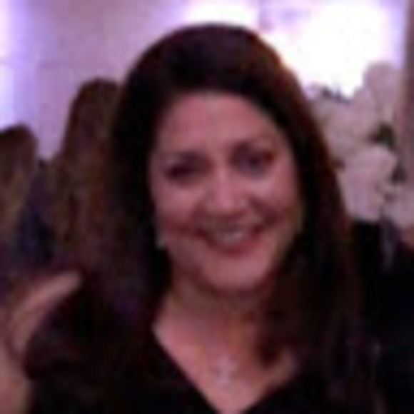 Profile Picture of Frances Alvarez (@francesalvar742) on Poshmark