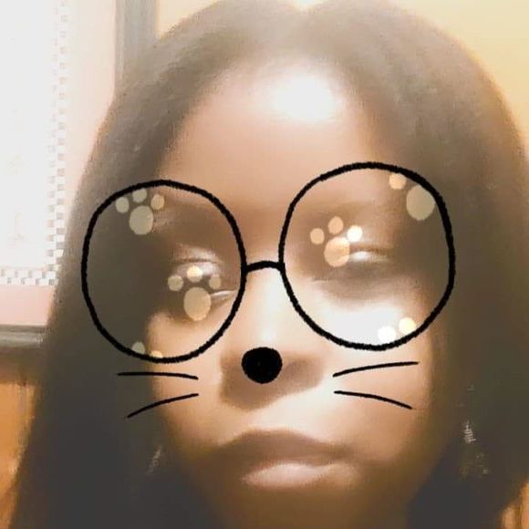 Profile Picture of Carla Praytor (@dymondbailey) on Poshmark