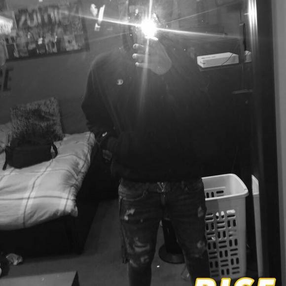 Profile Picture of Erroll Boarer-plant (@boarert) on Poshmark