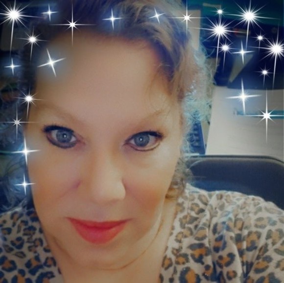 Profile Picture of Jennifer Zepeda (@jsampliner) on Poshmark