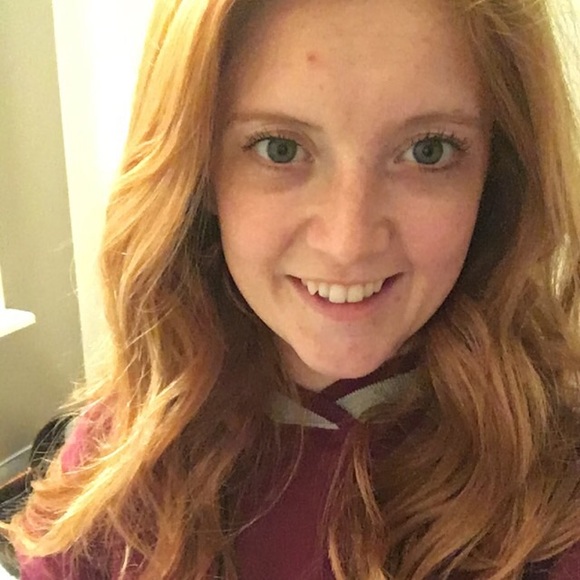 Profile Picture of Cortney Swindlehurst (@cswindlehurst2) on Poshmark