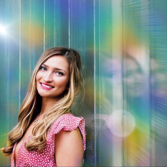 Profile Picture of Mandy Mcclish (@mandymcclish) on Poshmark