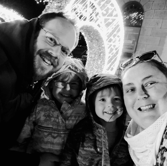 Profile Picture of Sara Barbara (@sama) on Poshmark