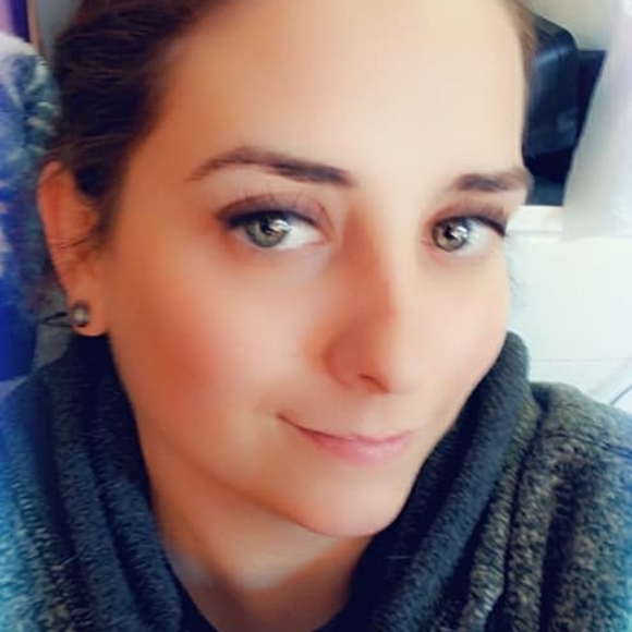 Profile Picture of Jenn Keswick (@jennbarry49) on Poshmark