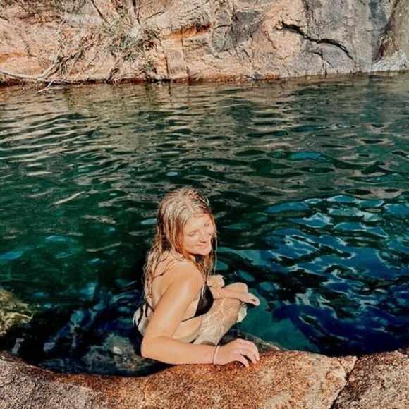 Profile Picture of Taryn Knight (@tarynknight2905) on Poshmark