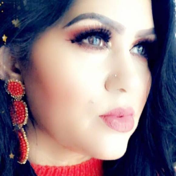 Profile Picture of Eva Rodriguez (@evarodriguez835) on Poshmark