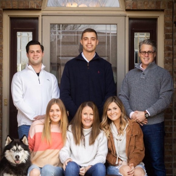 Profile Picture of Kendall moody Sunneberg (@ksmoods) on Poshmark