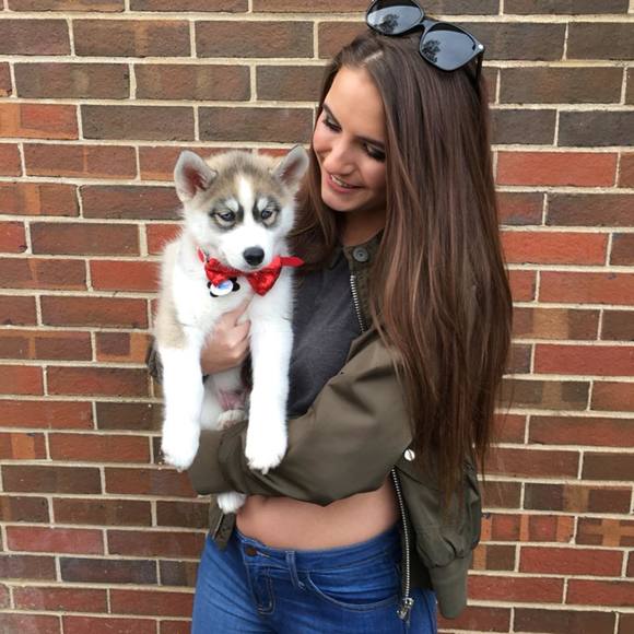 Profile Picture of Amanda Fink (@amanda_fink) on Poshmark