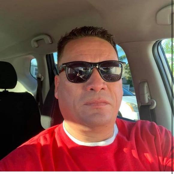 Profile Picture of Chavez Chavez (@cc1397653) on Poshmark