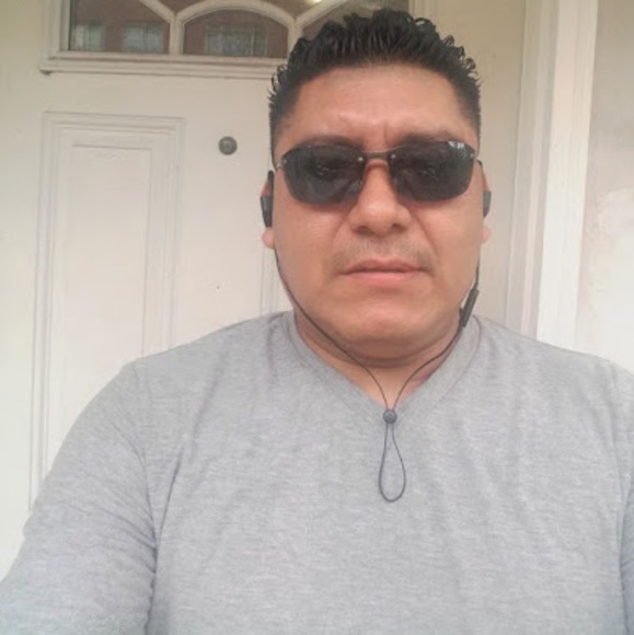 Profile Picture of Valentín Suarez (@vale563) on Poshmark