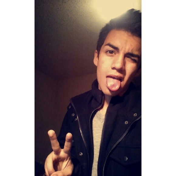Profile Picture of Evan Barron (@evan_23) on Poshmark