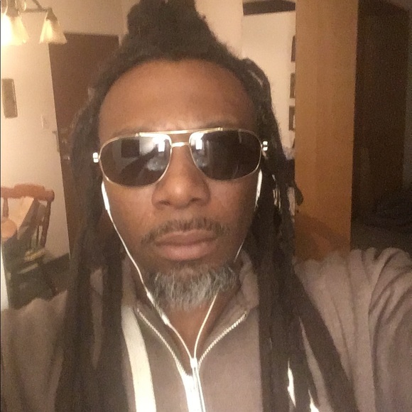 Profile Picture of Knolly Thorpe (@bigcoldchillin) on Poshmark