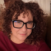 Profile Picture of Author Elizabeth Hunter (@authorelizabethhunter) on Youtube