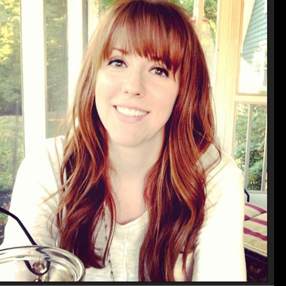Profile Picture of Angie Gordon (@angmargor) on Poshmark