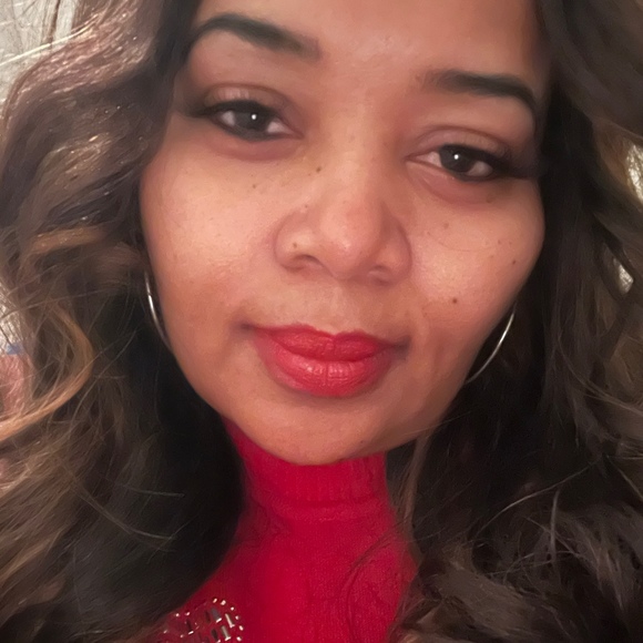 Profile Picture of Jean Lumpkins (@kharmen8) on Poshmark