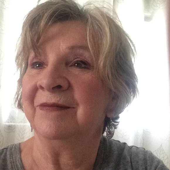 Profile Picture of Juanita Lambert (@pietilambert) on Poshmark