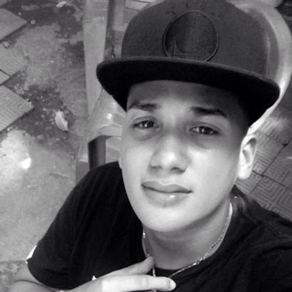 Profile Picture of Berni Cabrera (@bernicabrera) on Poshmark