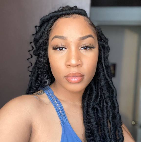 Profile Picture of Celeste James (@celestedajaa) on Poshmark