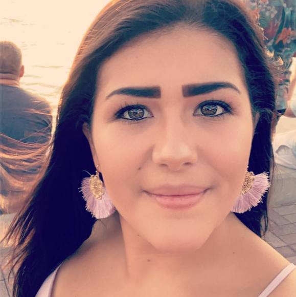 Profile Picture of Ivy Torres (@ivy95) on Poshmark