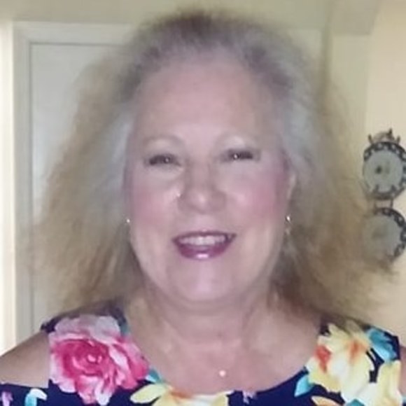 Profile Picture of Joni Matthews (@jmatthews836) on Poshmark