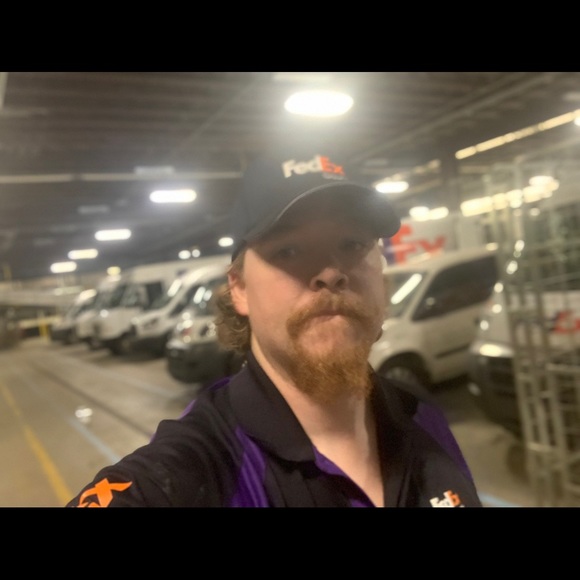 Jonathan Quarles - Poshmark Profile Picture of Jonathan Quarles (@jonathanq715) on Poshmark