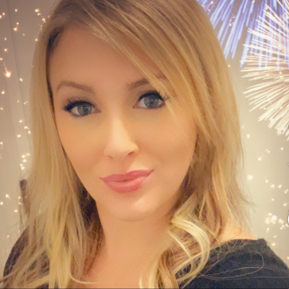 Profile Picture of Tabitha Martin (@tabby5149) on Poshmark