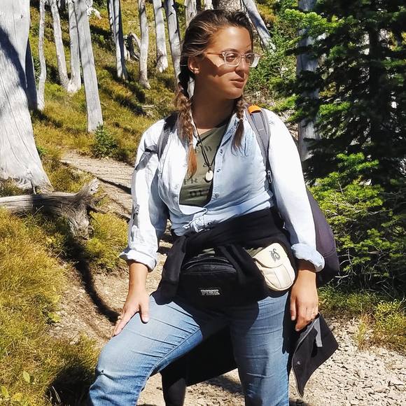 Profile Picture of Francesca Scala (@f_scala) on Poshmark