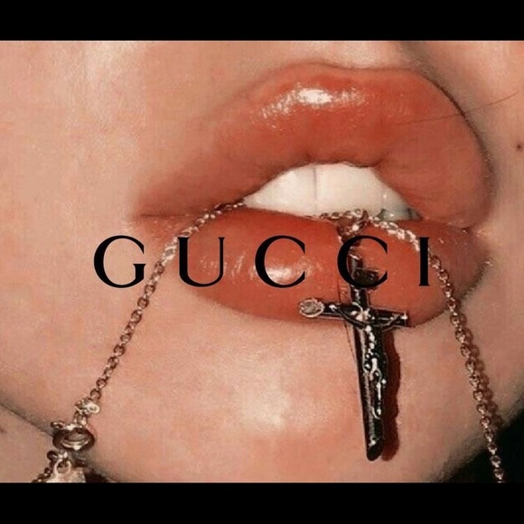 Profile Picture of Claire Annuik (@claire_2020468) on Poshmark