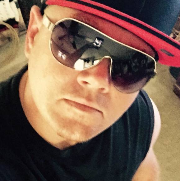 Profile Picture of Paul Shine (@shinesintx3) on Poshmark