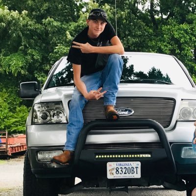 Profile Picture of Tyler Abrams (@Youngbuck1621) on Twitter