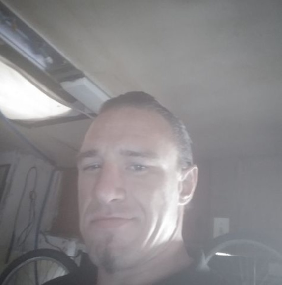 Profile Picture of Matthew Crumb (@mattcrumb69) on Poshmark