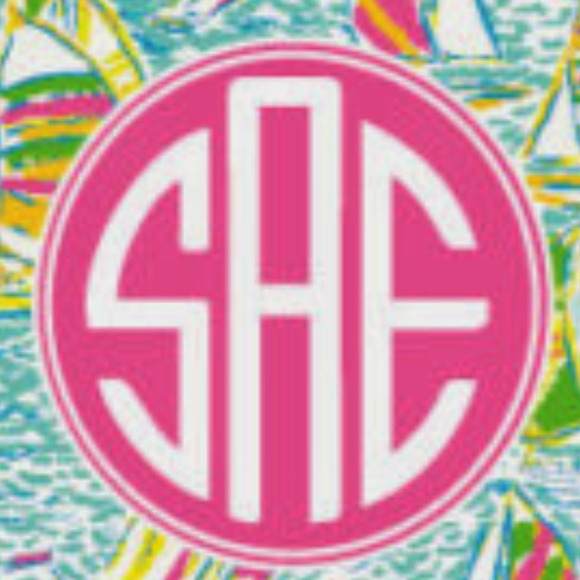 Profile Picture of Sophie Alexakos (@sophiealexakos) on Poshmark