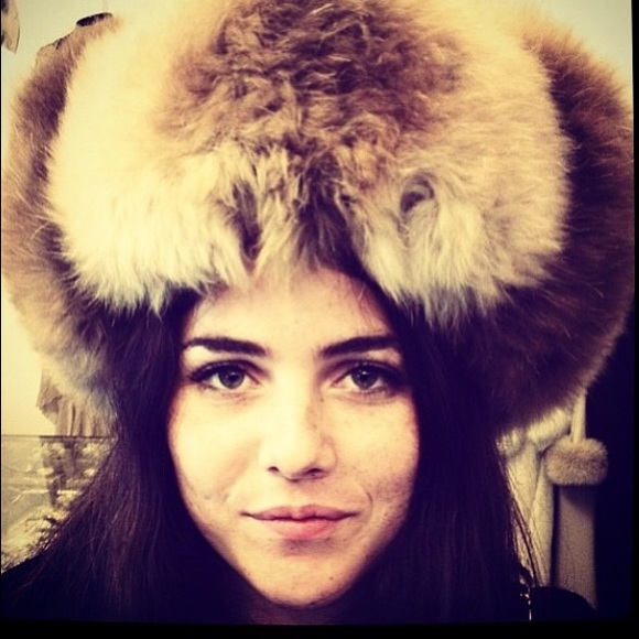 Profile Picture of Chaya Denebeim (@cden4522) on Poshmark