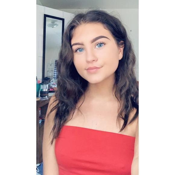 Profile Picture of Katelyn Henrickson (@kateymarie11) on Poshmark