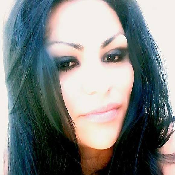 Profile Picture of Yeya Serafin (@serafinmireyas) on Poshmark