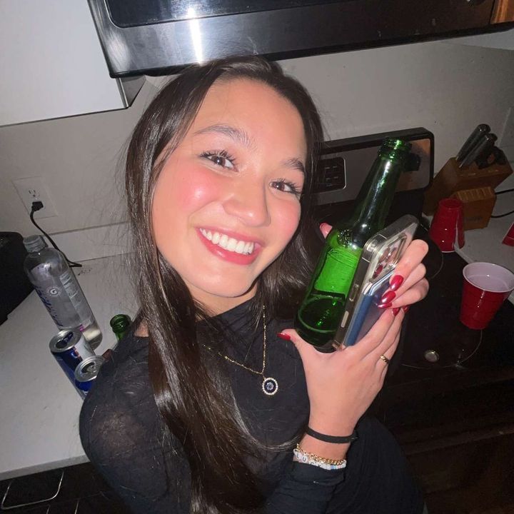 Profile Picture of Lucy (@seltzerwatersbiggestfan) on Tiktok