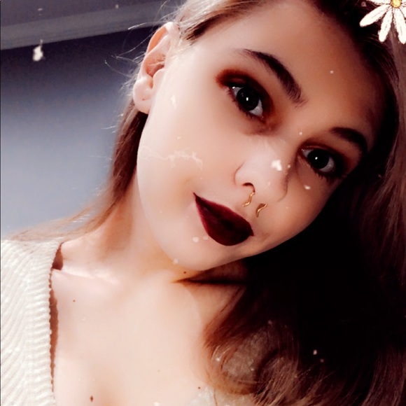 Profile Picture of Savannah Fetterolf (@sfetterolf) on Poshmark