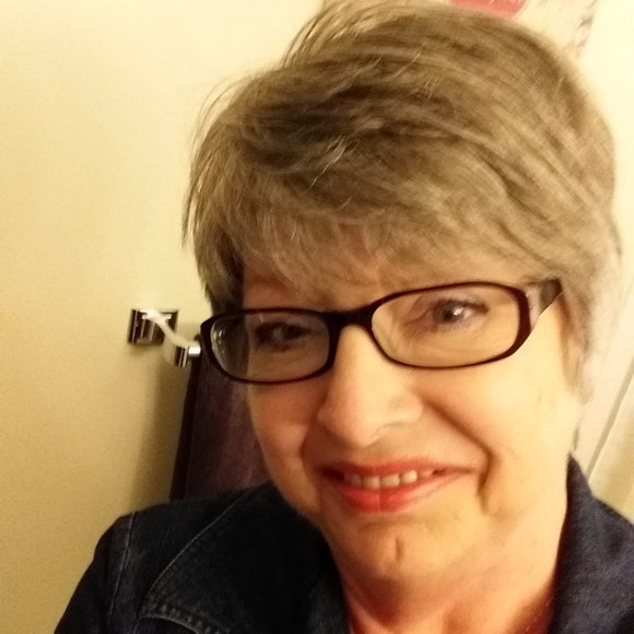 Profile Picture of Edie Buttaro (@edie1951) on Poshmark