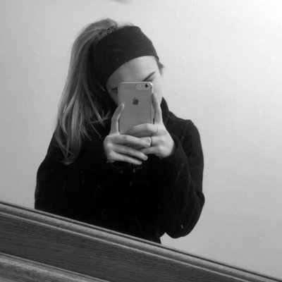 Profile Picture of Emily Grace (@DenotterEmily) on Twitter