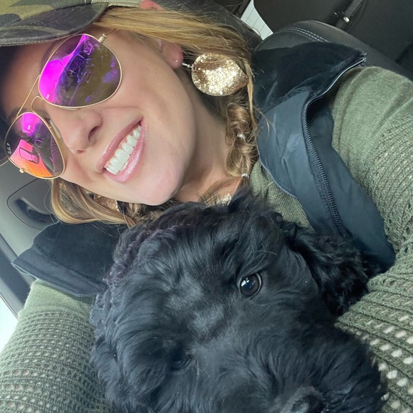 Profile Picture of Summer Stracener (@summerstracener) on Poshmark