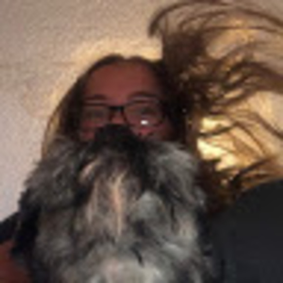 Profile Picture of Olivia Woosley (@7livbear7) on Poshmark